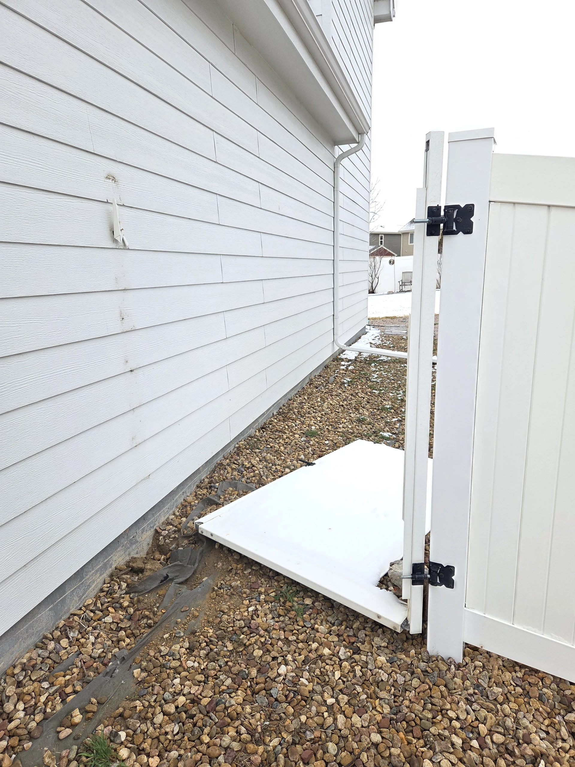Before fence gate repair